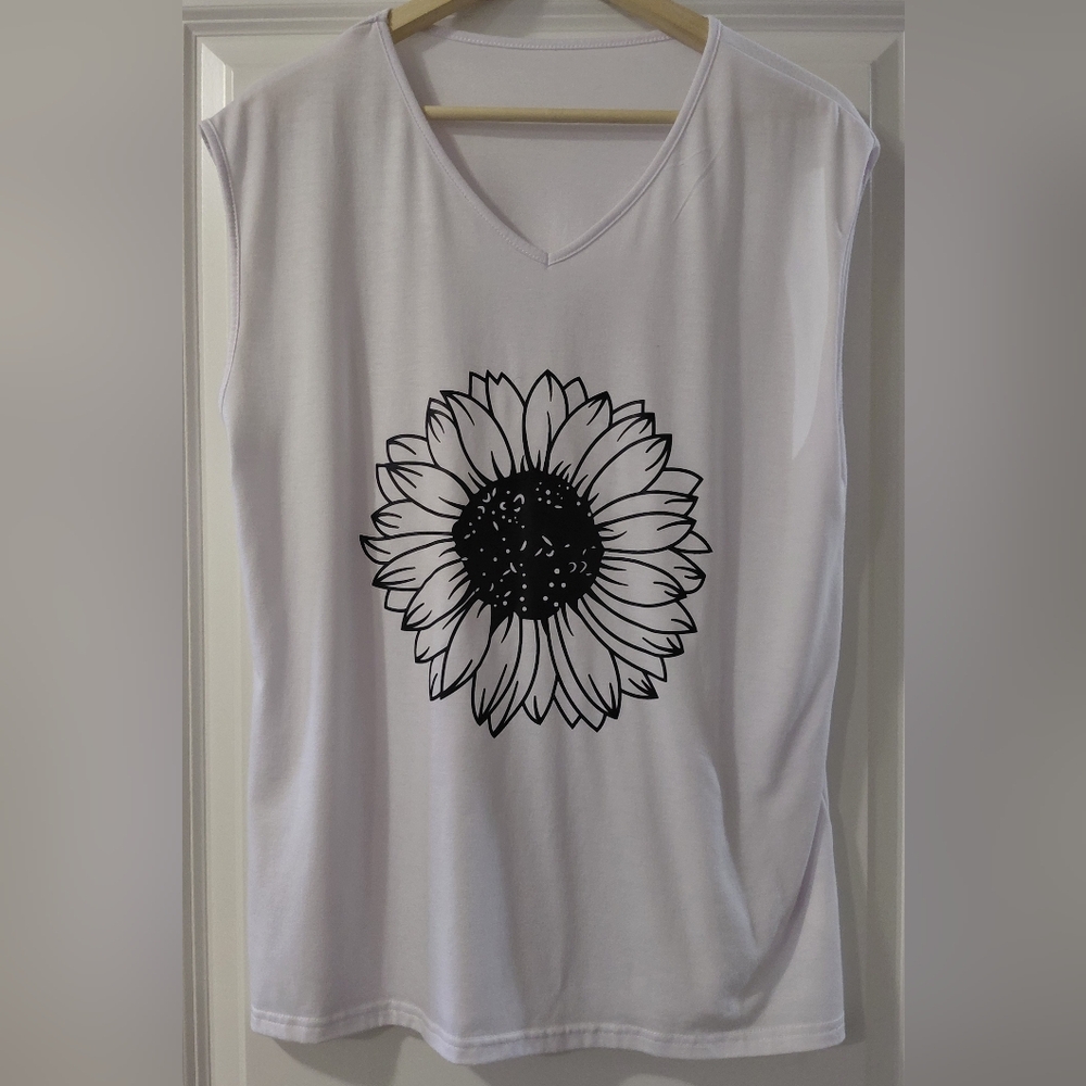 White Sunflower Graphic V-Neck Women's Tank